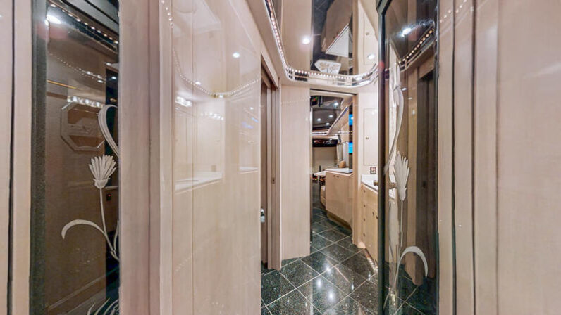 1999 Prevost Featherlite H3-45
