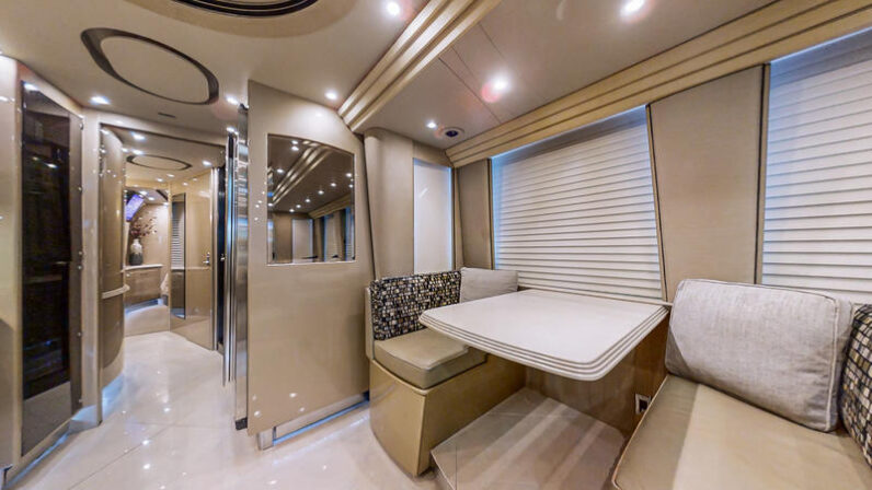 2004 Prevost Country Coach XLII
