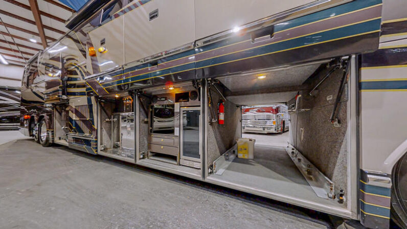 1999 Prevost Featherlite H3-45