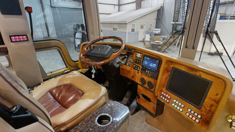 2008 Prevost Featherlite XLII