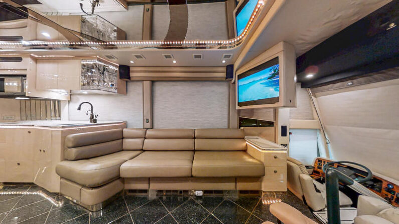 1999 Prevost Featherlite H3-45