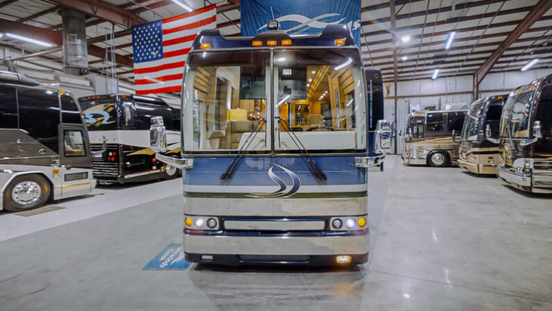 2004 Prevost Country Coach XLII
