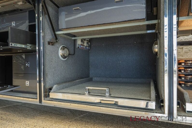 2005 Prevost Liberty Elegant Lady H3-45 – Double Slide