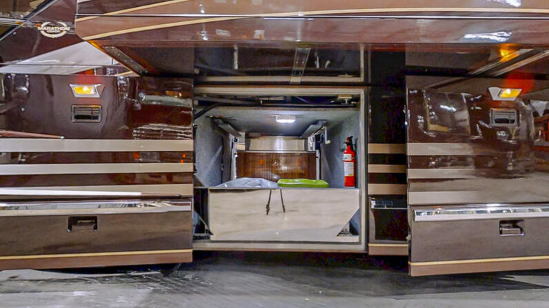 2001 Prevost Marathon H3-45