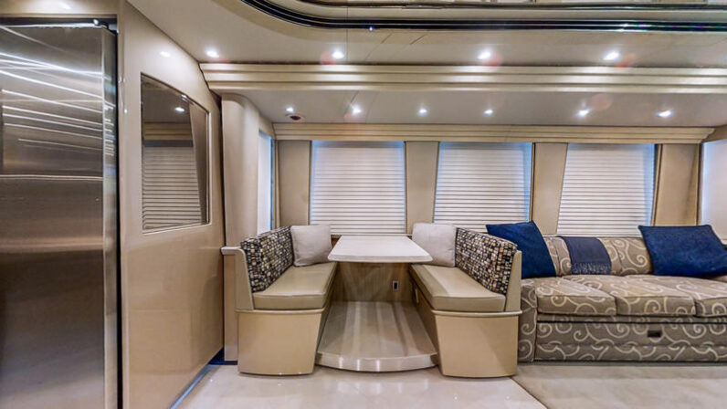 2004 Prevost Country Coach XLII