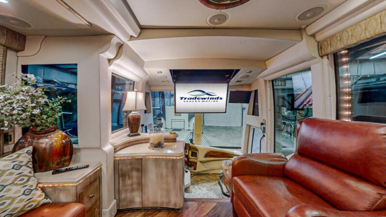 2005 Prevost Millennium H3-45