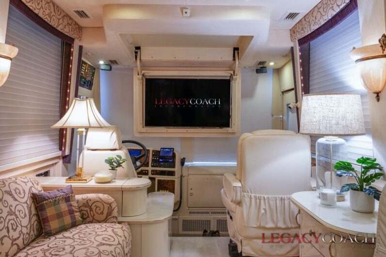 2001 Prevost Country Coach XLII – Non-Slide