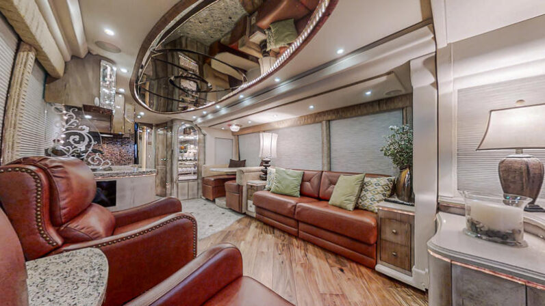 2005 Prevost Millennium H3-45