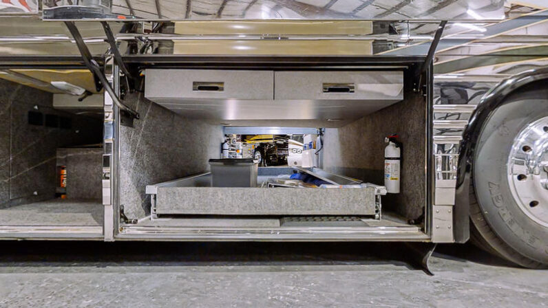 2004 Prevost Country Coach XLII
