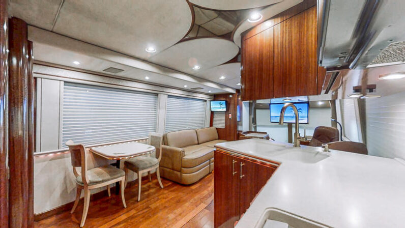 2001 Prevost Marathon H3-45