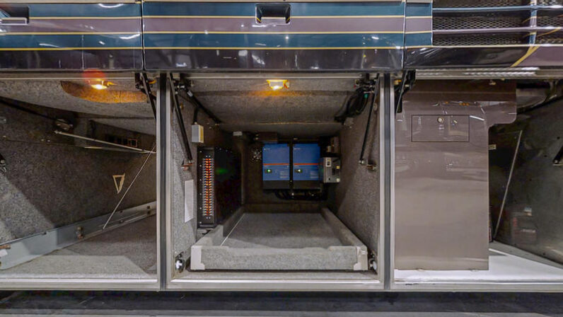 1999 Prevost Featherlite H3-45