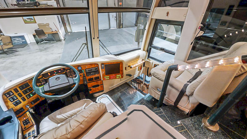 1999 Prevost Featherlite H3-45