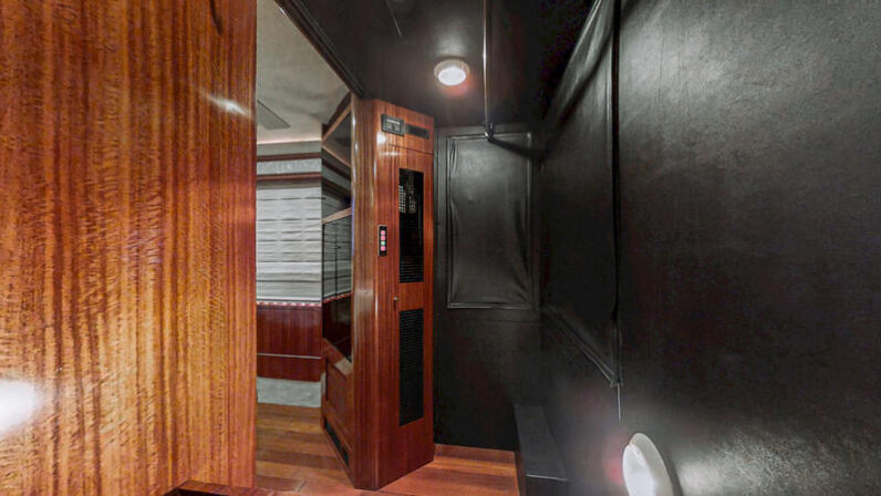 2001 Prevost Marathon H3-45