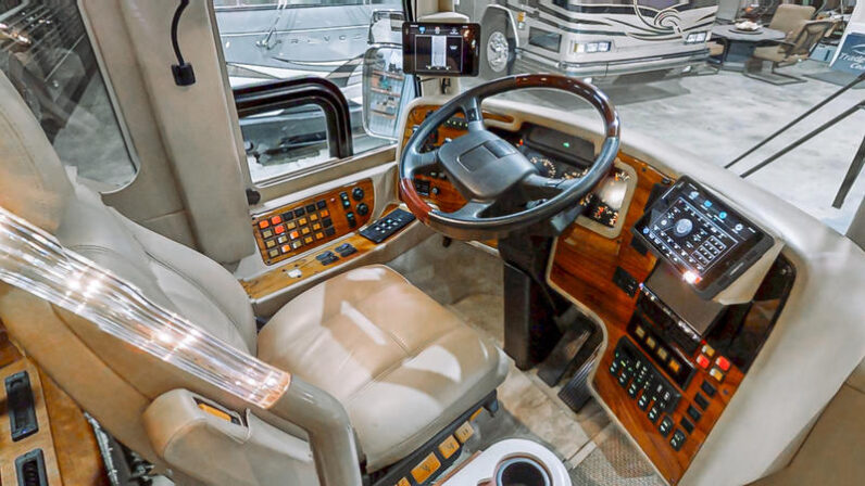 2001 Prevost Marathon H3-45