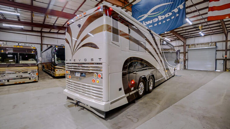 2005 Prevost Millennium H3-45