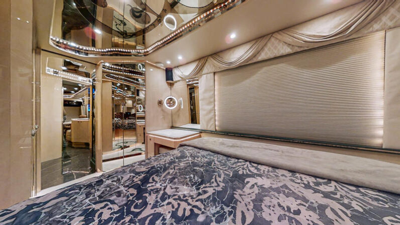 1999 Prevost Featherlite H3-45