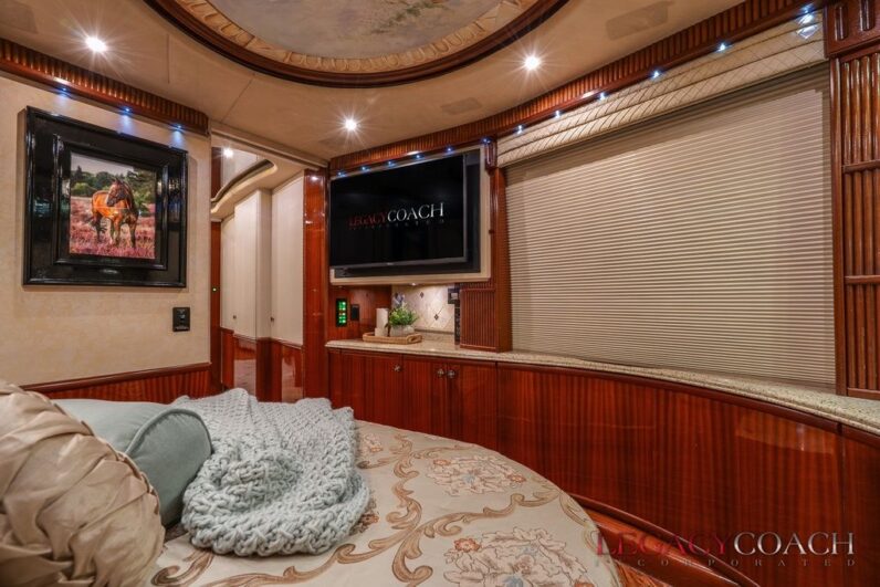 2005 Prevost Liberty Elegant Lady H3-45 – Double Slide