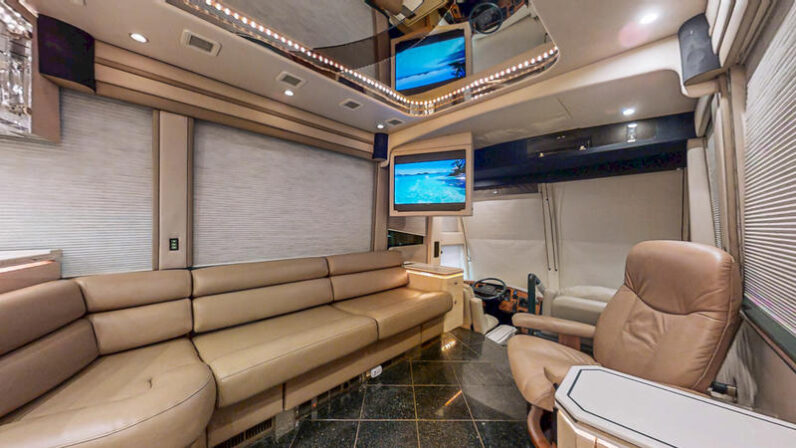 1999 Prevost Featherlite H3-45