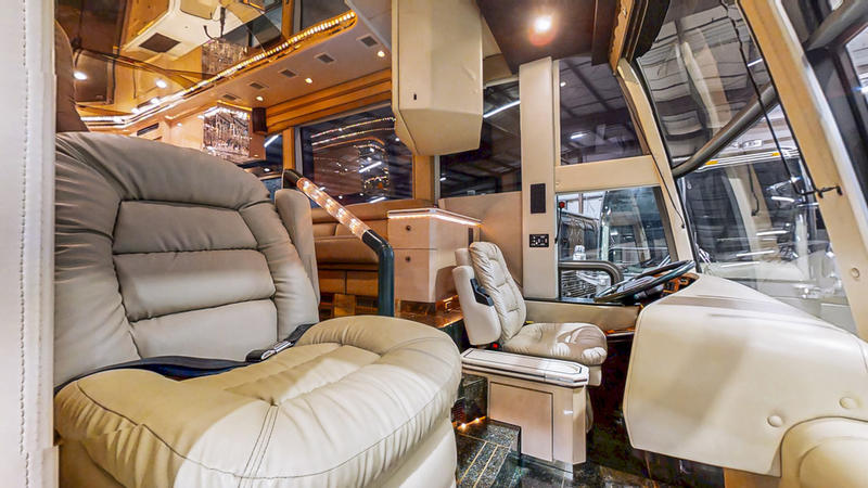 1999 Prevost Featherlite H3-45