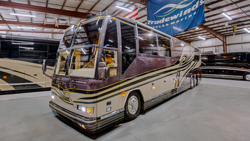 1999 Prevost Featherlite H3-45