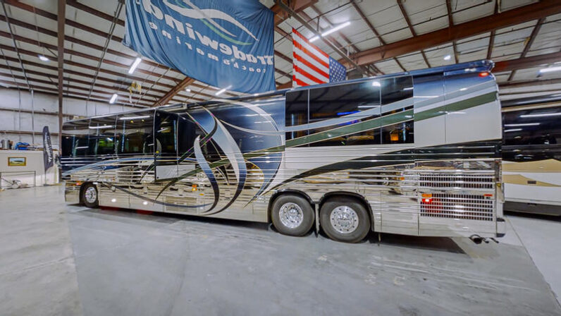 2004 Prevost Country Coach XLII