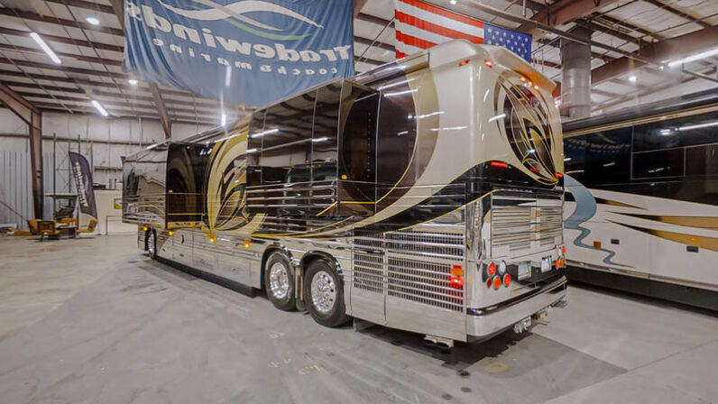 2007 Prevost Featherlite XLII