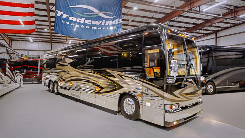 2008 Prevost Featherlite XLII