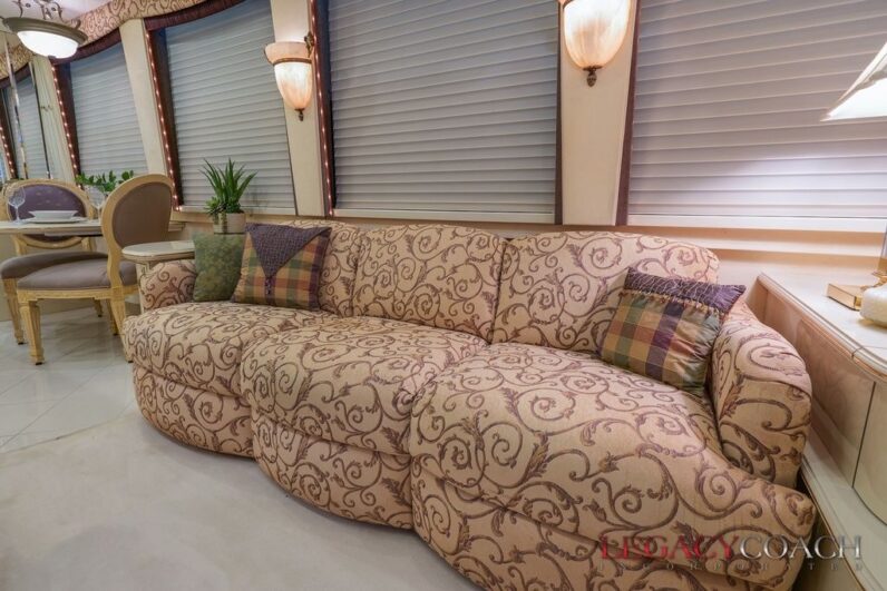 2001 Prevost Country Coach XLII – Non-Slide