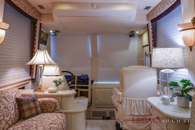 2001 Prevost Country Coach XLII – Non-Slide