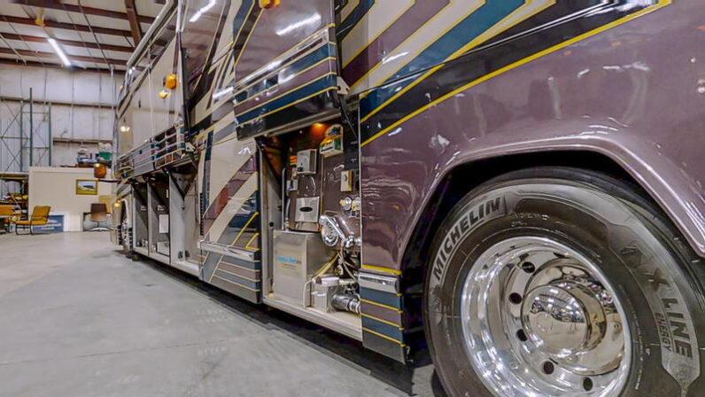 1999 Prevost Featherlite H3-45
