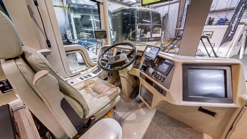 2004 Prevost Country Coach XLII