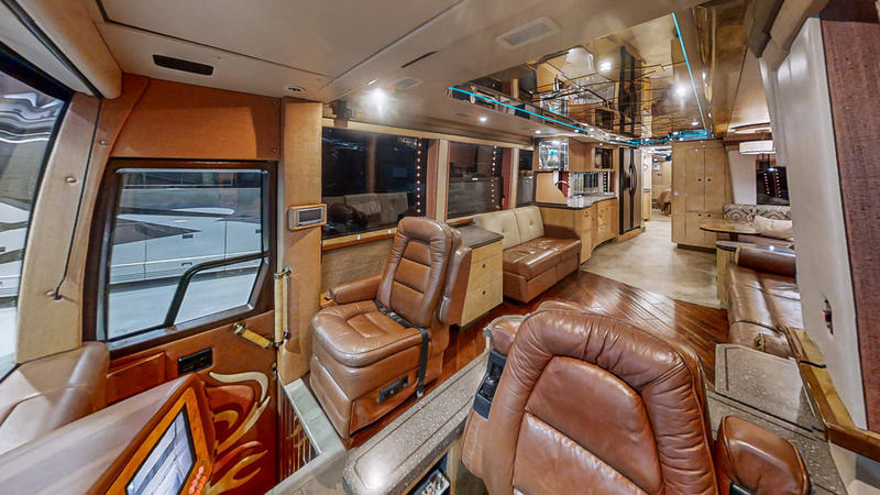 2007 Prevost Featherlite XLII