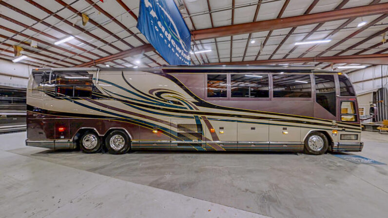1999 Prevost Featherlite H3-45