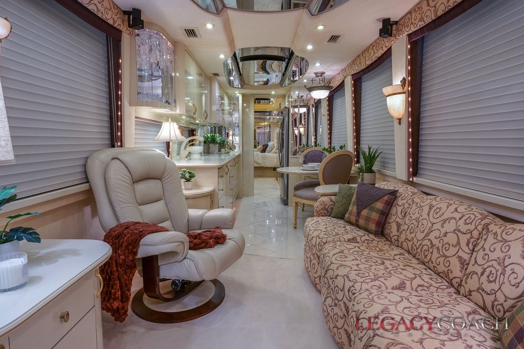 2001 Prevost Country Coach XLII – Non-Slide