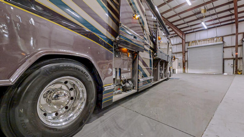 1999 Prevost Featherlite H3-45