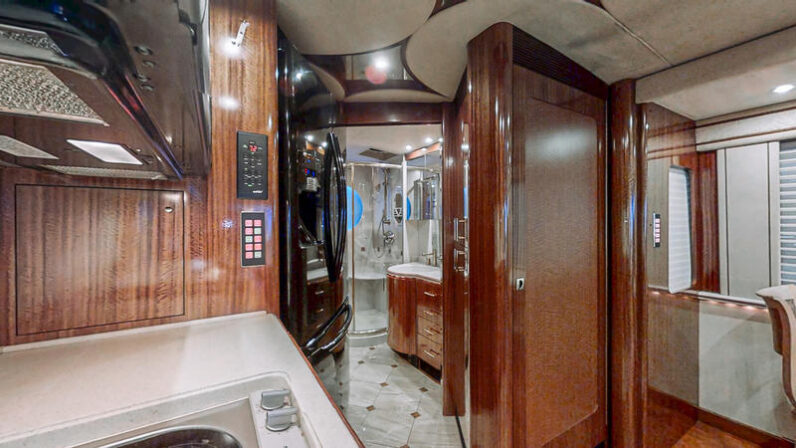2001 Prevost Marathon H3-45