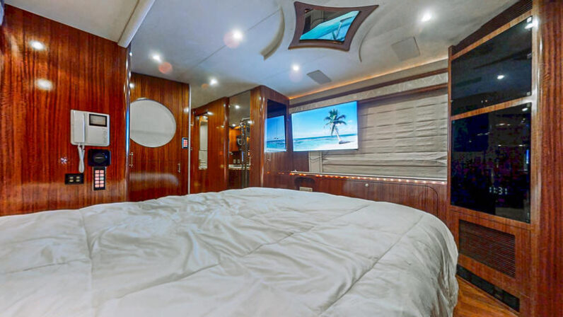 2001 Prevost Marathon H3-45