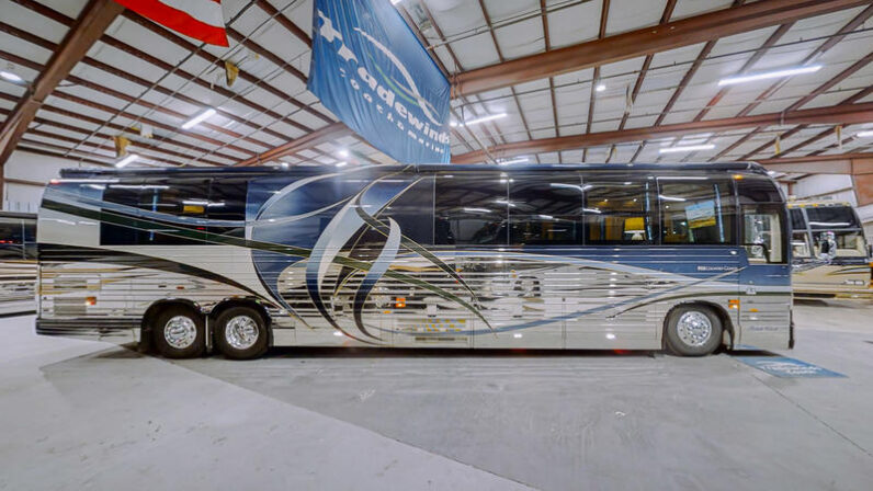 2004 Prevost Country Coach XLII