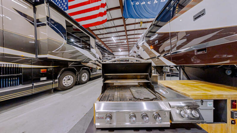 2005 Prevost Millennium H3-45
