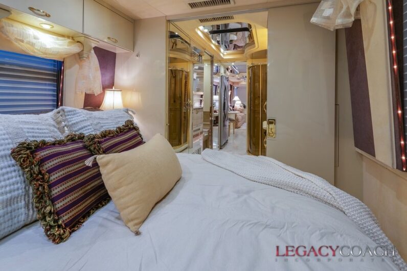 2001 Prevost Country Coach XLII – Non-Slide