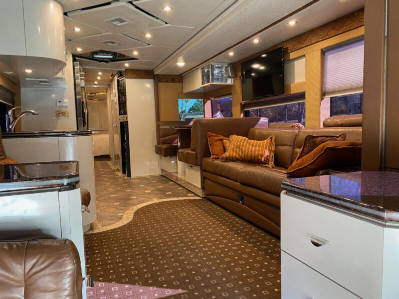 2006 H3-45 Prevost Double Slide