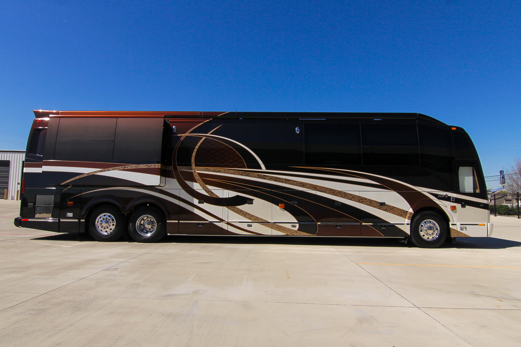 2013 Prevost Millennium H3-45 Double Slide