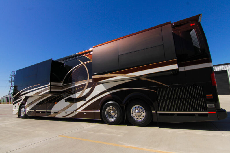 2013 Prevost Millennium H3-45 Double Slide