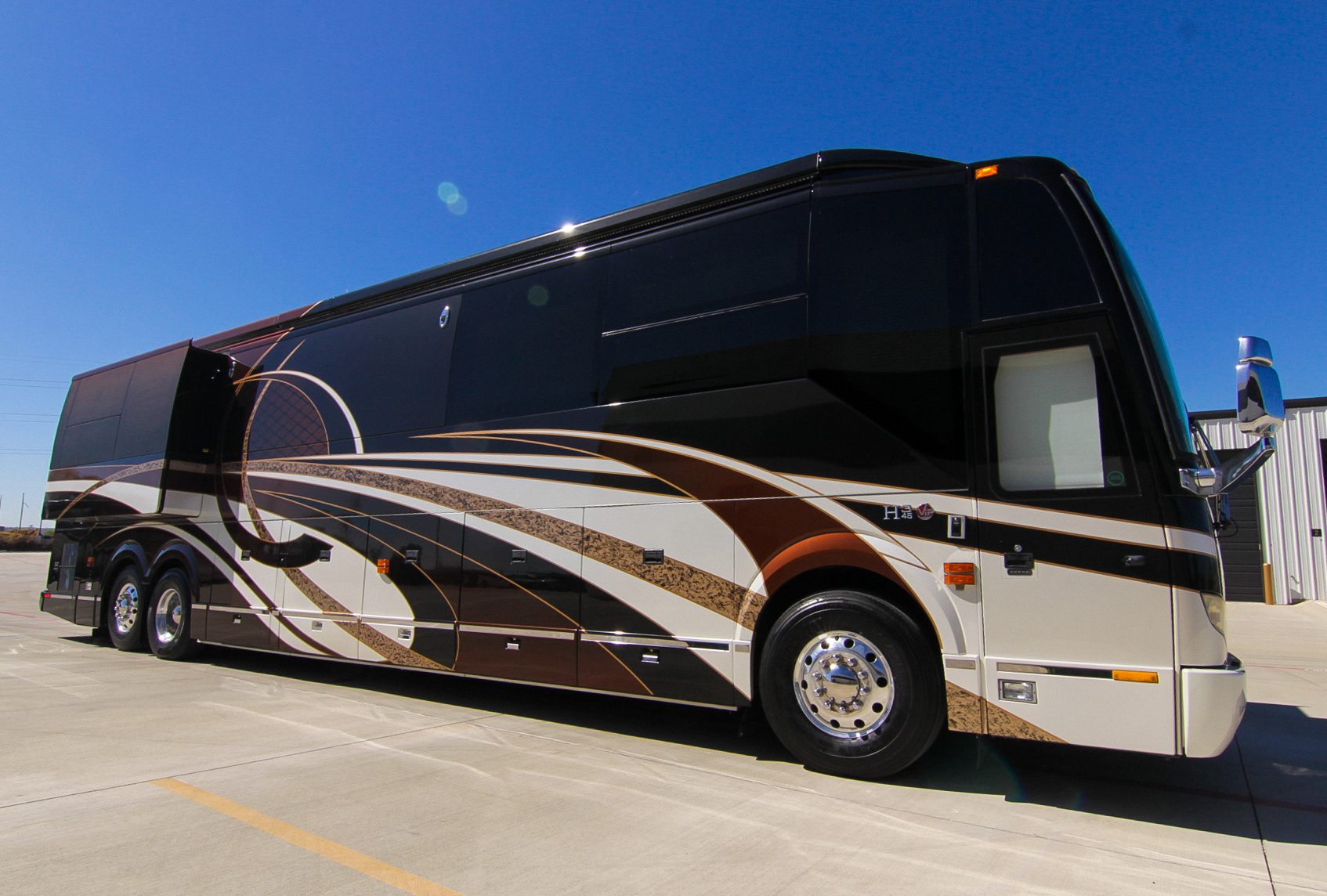 2013 Prevost Millennium H3-45 Double Slide