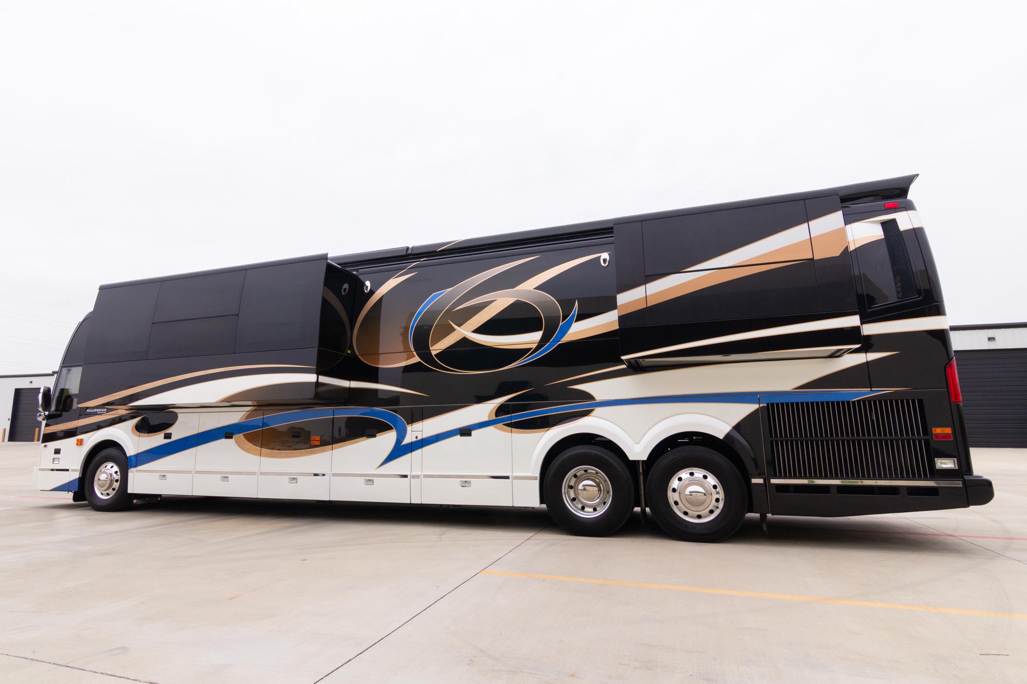2014 Prevost Millennium H3-45 Quad Slide