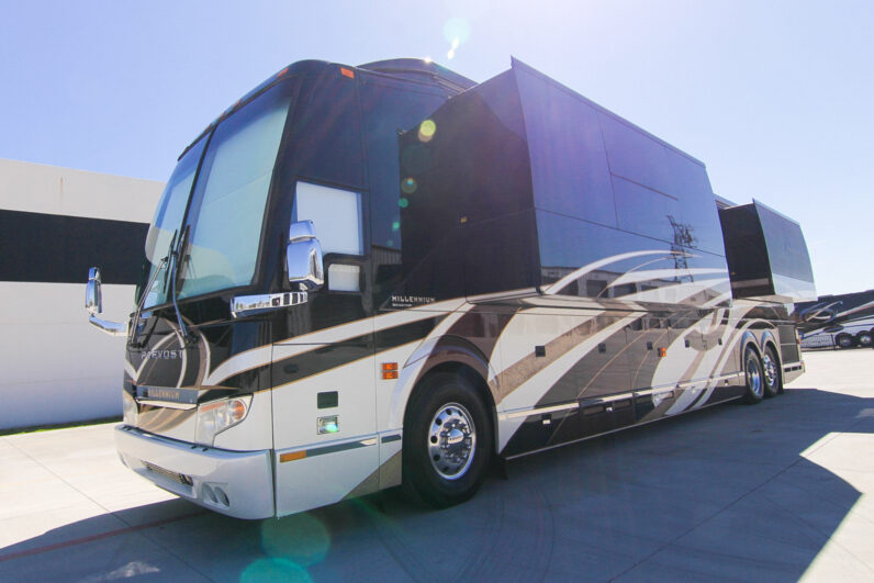 2013 Prevost Millennium H3-45 Double Slide
