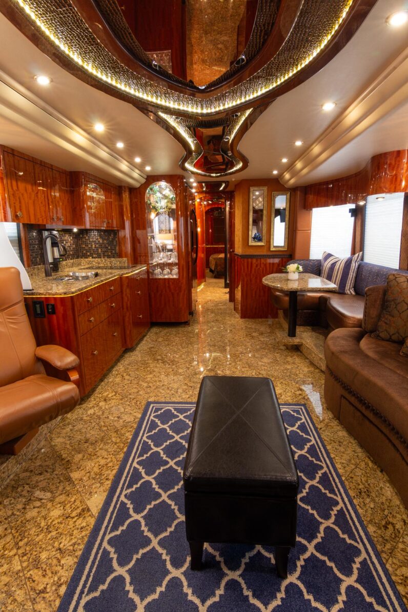 2014 Prevost Millennium H3-45 Quad Slide