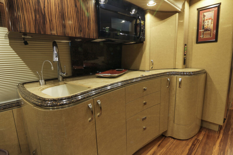 2008 Prevost Marathon H3-45 Quad Slide