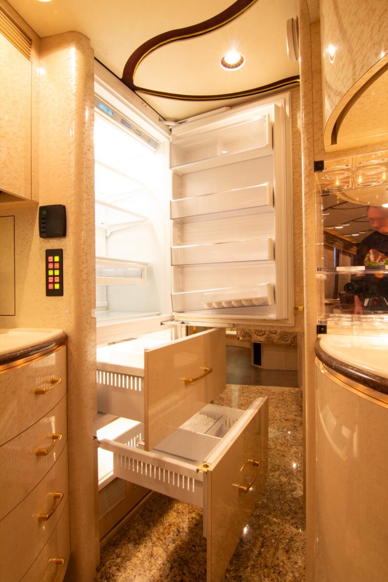 2007 Prevost Marathon XLV2 Double Slide