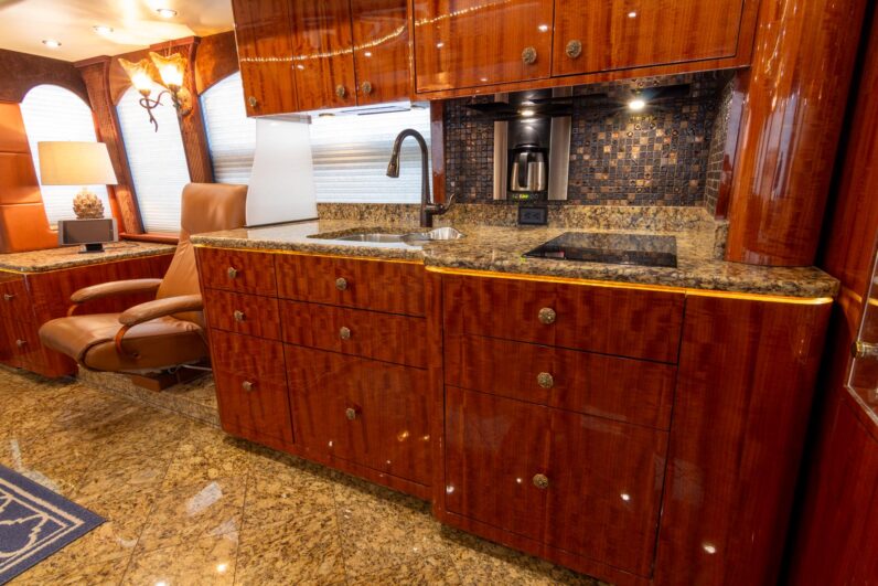 2014 Prevost Millennium H3-45 Quad Slide